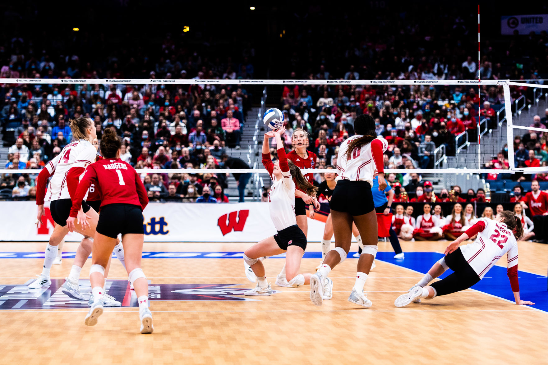 Badgers Volleyball Champs 121821 04-12192021162001